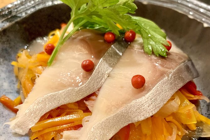 Kyoto Luxury Sake, Whisky and Cocktail Tour - Route moments: shrines, Nishiki, and Gion Shirakawa