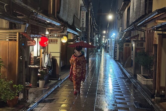 Kyoto Magical Night English Tour: Gion & Fushimi Inari Shrine - A 2.5-Hour Kyoto Night Plan That Actually Makes Sense