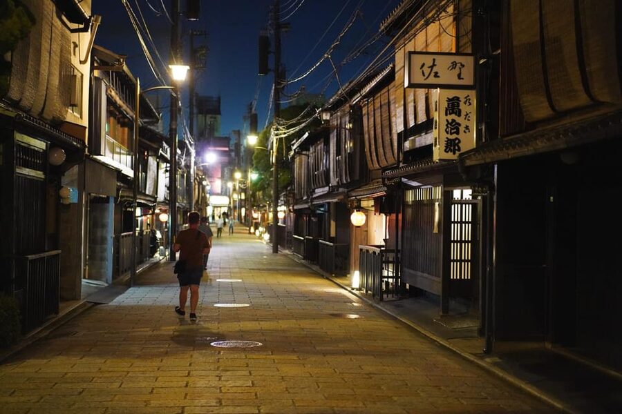 Kyoto: Maiko Dinner in Traditional Restaurant and Tour - Key highlights at a glance
