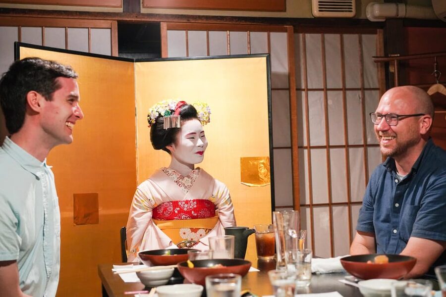Kyoto: Maiko Dinner in Traditional Restaurant and Tour - Should you book this Gion maiko dinner tour?