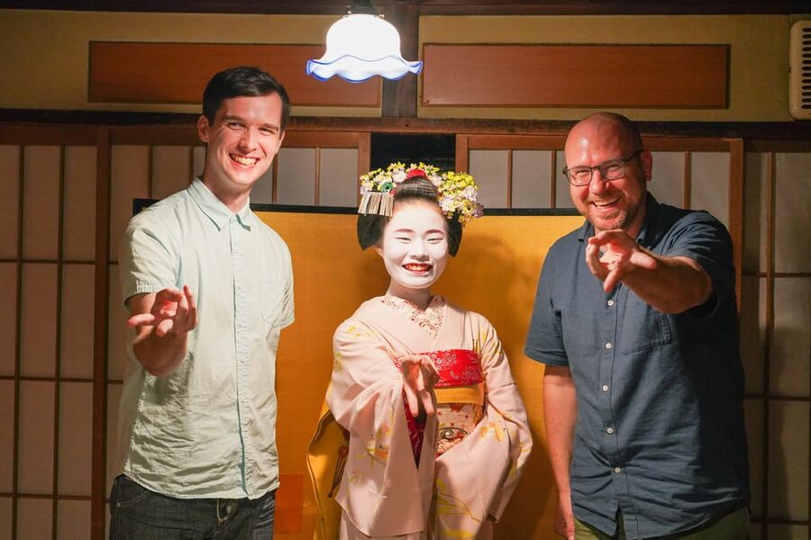 Kyoto: Maiko Dinner in Traditional Restaurant and Tour - All-you-can-drink, sake included, and the drink games part