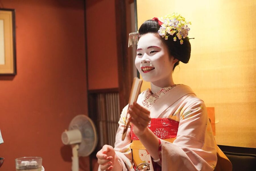 Kyoto: Maiko Dinner in Traditional Restaurant and Tour - Why the Gion walk is more than pretty streets