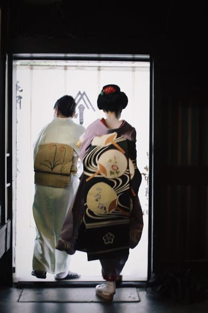 Kyoto: Maiko Happy Hour at a Historic Machiya - Buyō dance: refined movement in a townhouse setting