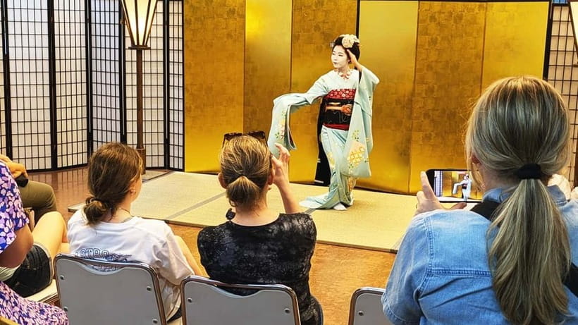 Kyoto: Meet-and-Greet, Maiko Show and Experience - Photo time with your own phone, no extras required