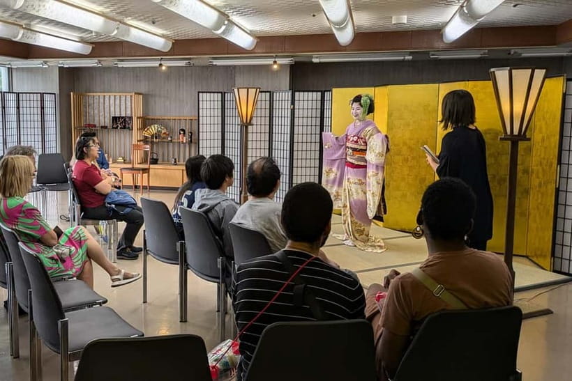 Kyoto: Meet-and-Greet, Maiko Show and Experience - What you’ll see during the 45-minute show