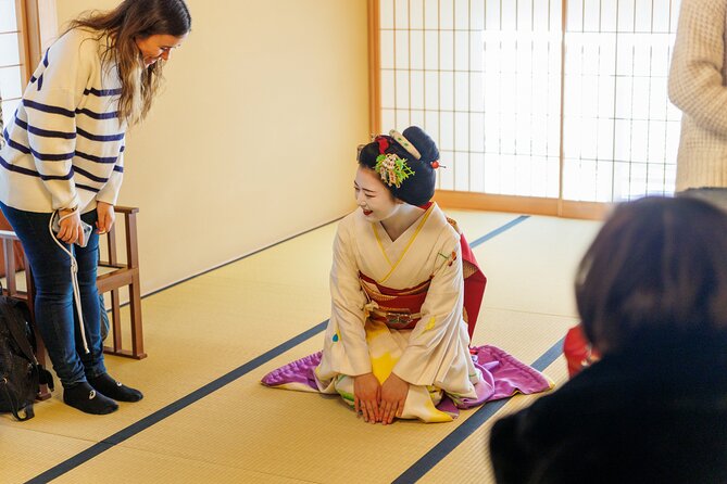 Kyoto: Meet the Geisha Maiko with Gion Walking Tour - Price and Logistics: Is $109.43 Actually Good Value?