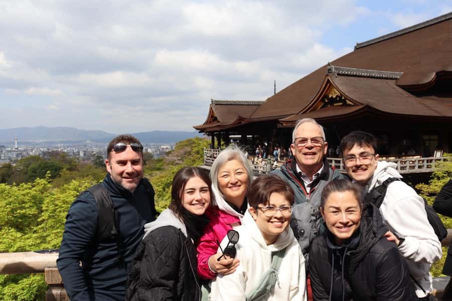 Kyoto Morning Highlights Tour: Fushimi, Kiyomizu-dera & Gion - Fushimi Inari, 10,000 torii gates, and that quiet-morning feeling