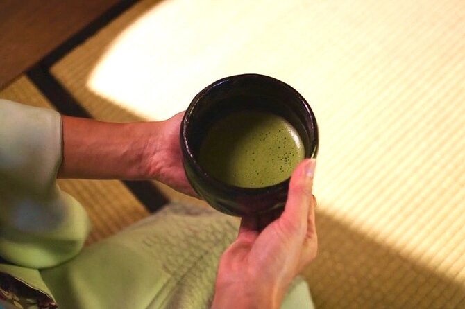 Kyoto: Newly Opened Tea Ceremony - Sanjo Chasuian - The two bowls of matcha: host-made vs your bowl