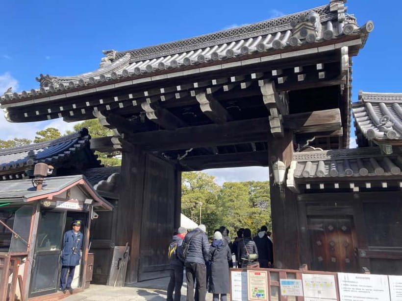 Kyoto: Nijo Castle and Kyoto Imperial Palace Guided Tour - Starting at Nakadachiuri Gate: how to make the meeting smooth