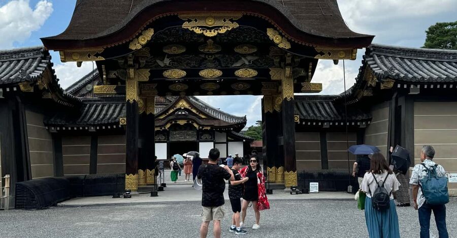 Kyoto: Nijo Castle & Gardens 2-Hour Guided Tour - Honmaru-goten Palace: One Hour That Actually Changes How You See It