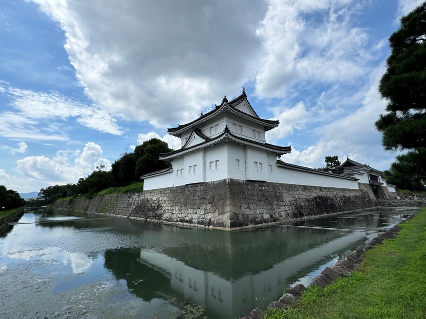 Kyoto: Nijo Castle & Gardens 2-Hour Guided Tour - Ninomaru Palace Sightseeing and the Floating Peacock Detail