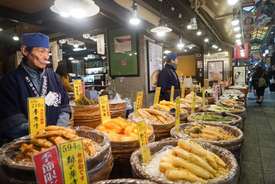 Kyoto: Nishiki Market Brunch Walking Tour-7 Tastings+Brunch - Nishiki-Tenmangu Shrine: A Calm Reset Before You Eat