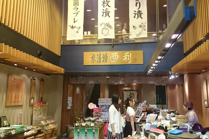 Kyoto Nishiki Market Food and Culture Walking Tour - Pace and comfort: a 3-hour route that keeps moving, with time to breathe