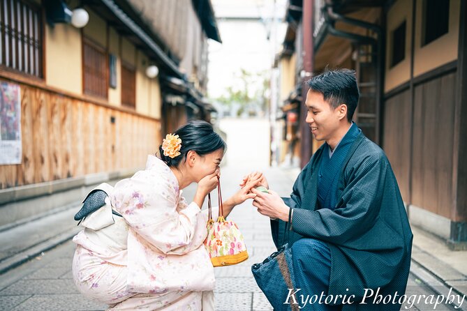 Kyoto Photo Shoot by Professional Photographer (77K Followers) - Posing Help That Feels Natural, Not Like a Photoshoot Robot