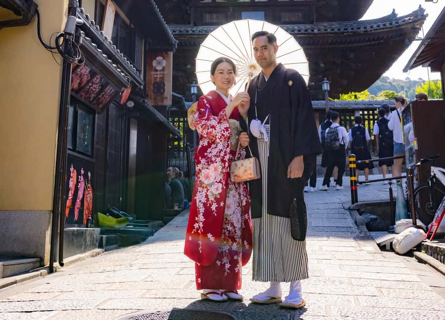 Kyoto: Premium Kimono Rental for 1 day to stroll around - What premium actually means: furisode and montsuki hakama