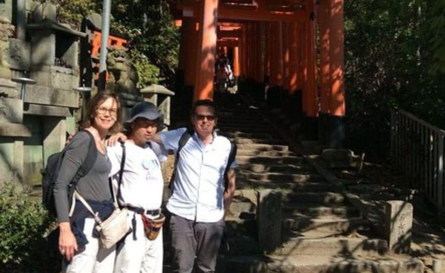 Kyoto : Private Custom Walking Tour With A Local Guide - Walking logistics, public transport, and what you should plan for