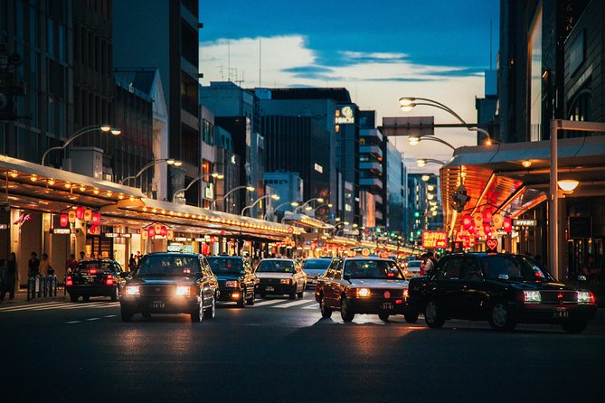 Kyoto Private Night Tour with a Local – Bars, Bites & Culture - A Quiet Shrine Pause in Gion: Why That Last Stop Works