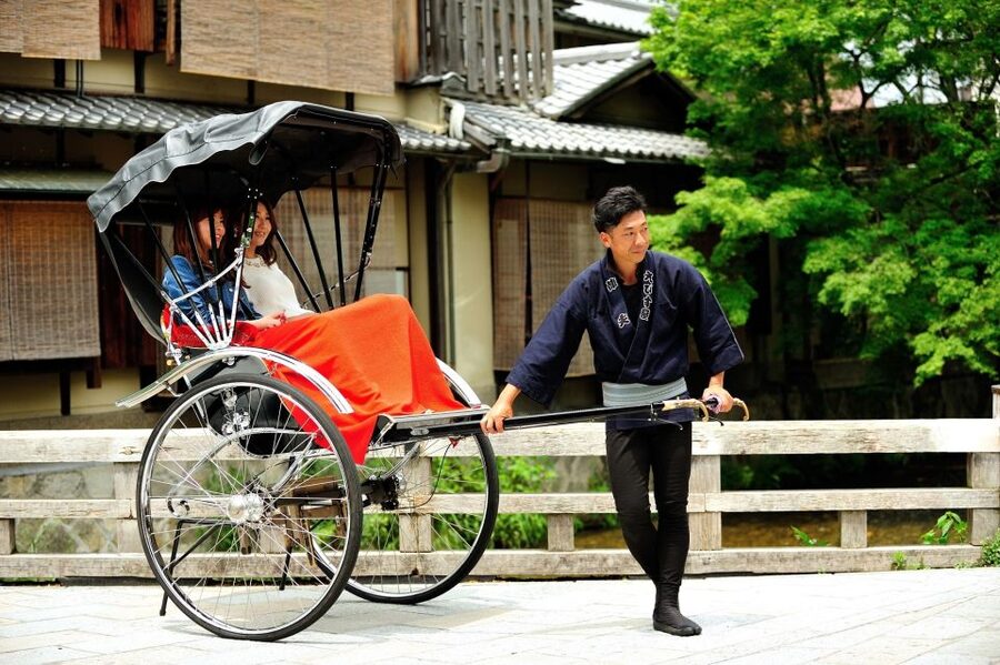 Kyoto: Private Rickshaw Tour of Gion and Higashiyama Area - Why this rickshaw route works in Kyoto