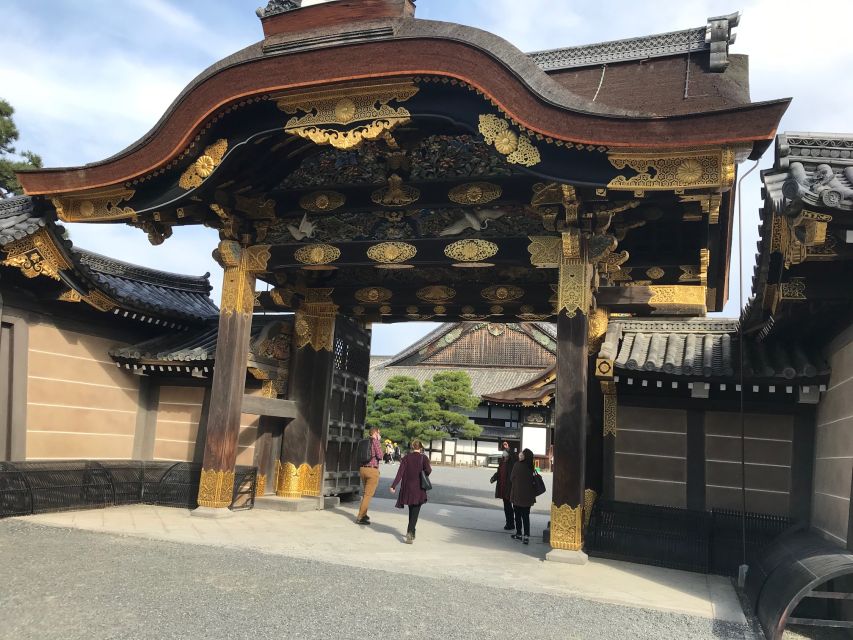Kyoto: Private Walking Tour with Kiyomizu Temple & Gion - Gion on Foot: Minamiza, Hanamikoji, and the Backstreet Rhythm