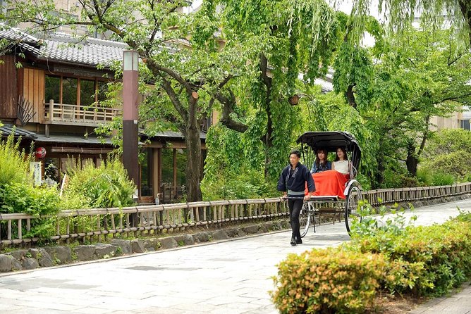 Kyoto Rickshaw Tour - The Gion shrine area and the feeling of old cobblestones