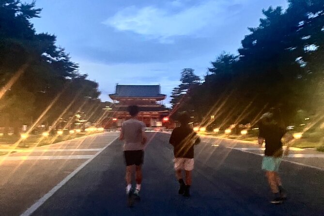 Kyoto Run & Walk Tour with Locals - Stop 1, Higashi Hongan-ji Temple: A Calm Start Before the City Shifts