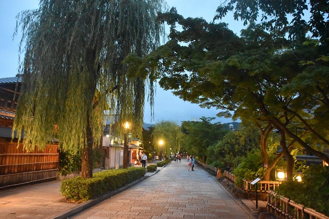 Kyoto’s Exclusive Private Gourmet Night with Local - Your first stop: SIGHTS KYOTO and a former geisha house vibe