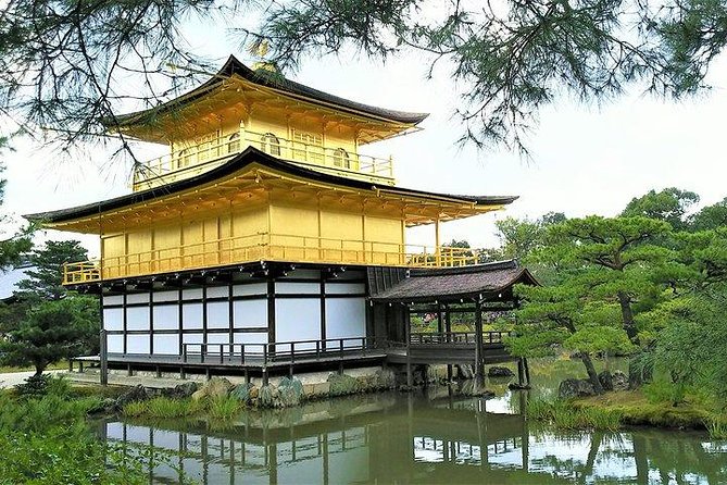Kyoto Samurai and Geisha Town Private Walking Tour - Start at Kyoto Station, 8:00 am, and beat the day’s crowd math