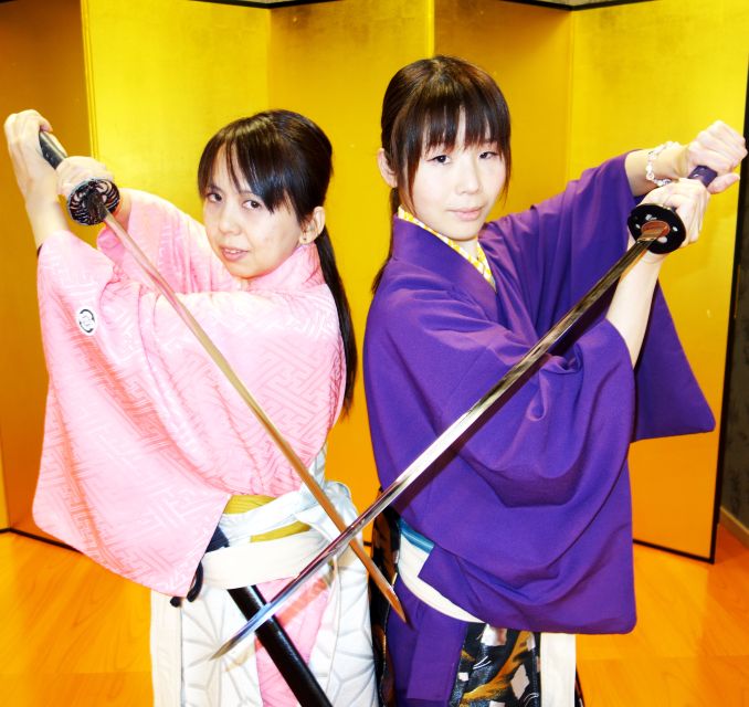 Kyoto: Samurai Sword Class by Experts in Traditional Arts - Bowing First: Why This Class Feels Different From a Demo