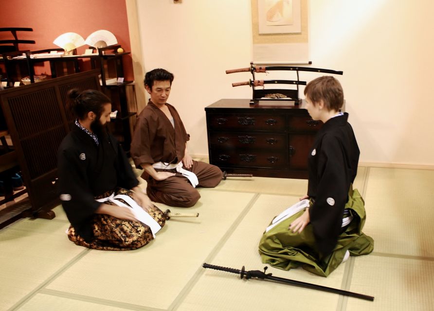 Kyoto: Samurai Sword Class by Experts in Traditional Arts - Optional End Performance: 10 or 30 Minutes of Sword Dance With Commentary