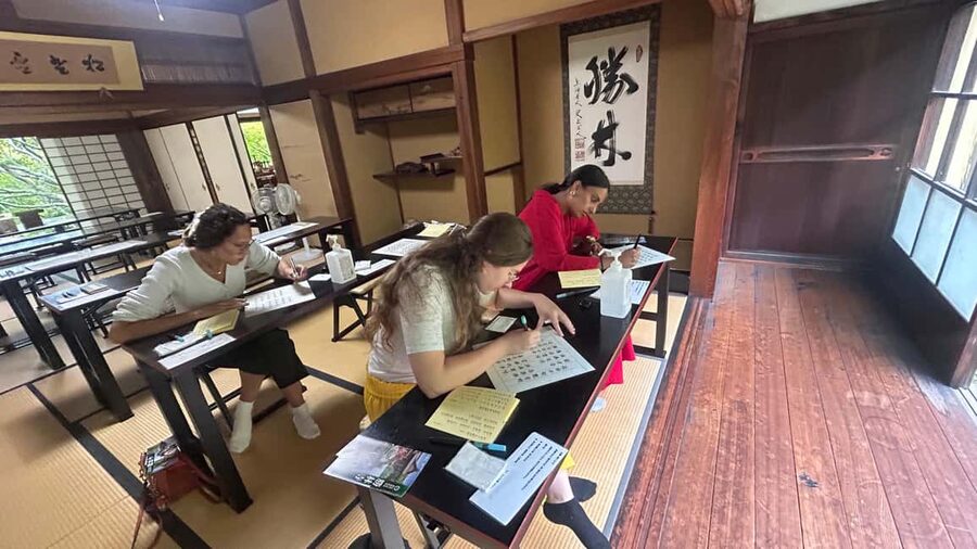 Kyoto: Shakyo & Matcha in Historic Temple Garden - Tips to get the most from your shakyo and garden time