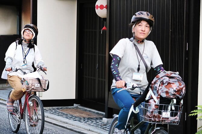 Kyoto Shogun Cycling Tour - Stop 2: Toji-in, wabi-sabi calm and the Ashikaga resting place