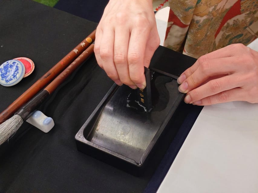 Kyoto: Sumi Ink and Brush Calligraphy Experience - Finding the venue near Kani Doraku and planning your timing