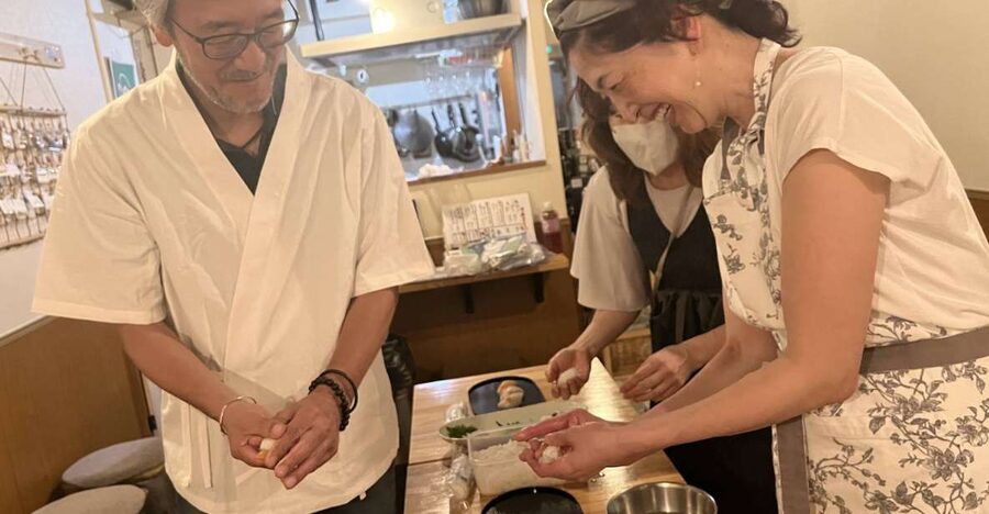 Kyoto: Sushi Making Class with Sushi Chef - Shijo Karasuma meeting points, small-group energy, and how the first minutes work
