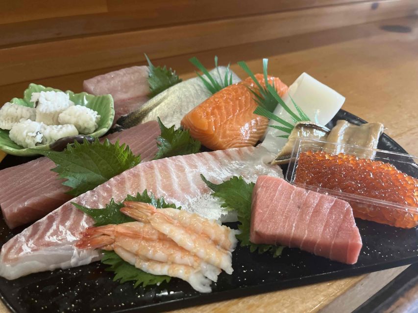 Kyoto: Sushi Making Class with Sushi Chef - Maki rolls with a special tool, then decorating your own plate