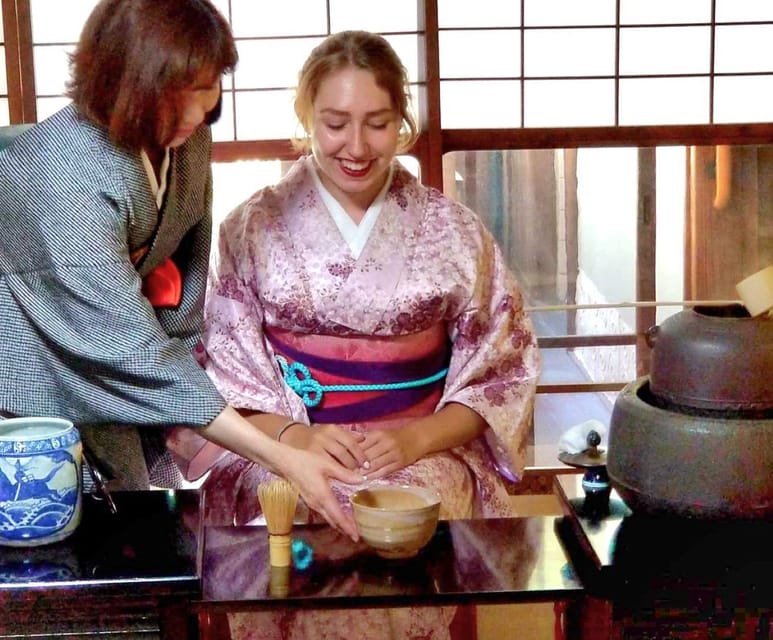 Kyoto: Table-Style Tea Ceremony at a Kyo-Machiya - The garden purification moment (the part people forget to plan for)