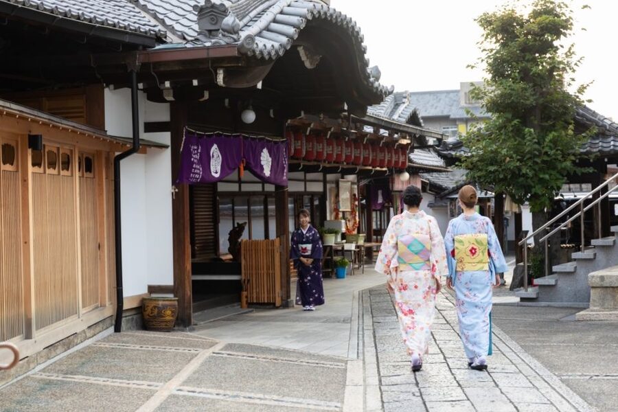 Kyoto: Tea Ceremony Ju-An at Jotokuji Temple - Grand Tearoom Rules: Shoes Off and Mind Your Feet