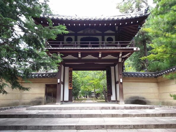 KYOTO Tea Ceremony with kimono near by Imamiya Jinjya Shrine - Choosing your kimono in Nishijin, and what patterns teach
