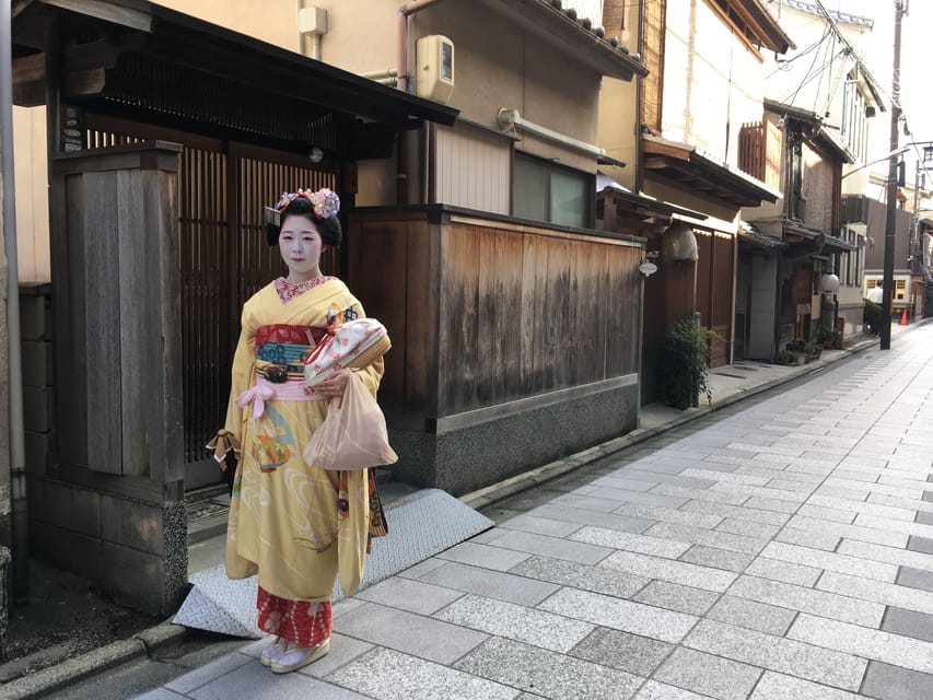 Kyoto: The Geisha Districts of Kyoto Walking Tour - Gion and the hanamachi, explained without the guesswork