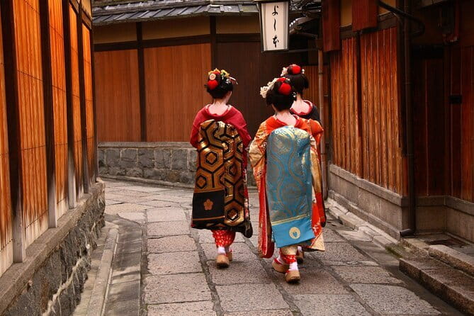 Kyoto tour 12 hours Private Nagoya pick up available - The day’s flow: Arashiyama to Kiyomizu-dera, then Higashiyama