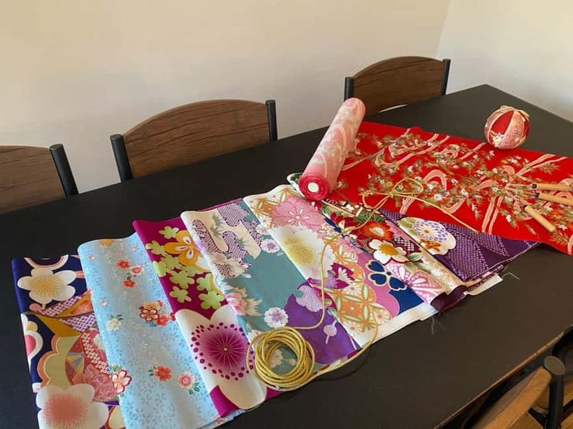 Kyoto: Traditional Kimono Fabric Handicrafts Workshop - How the 2-Hour Workshop Unfolds