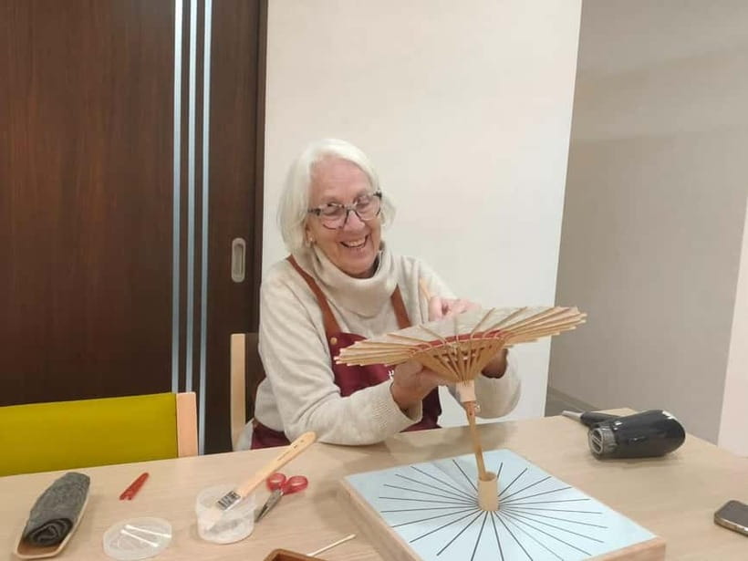 Kyoto: Traditional Mini Umbrella Making Workshop - Instructor support and how the class feels