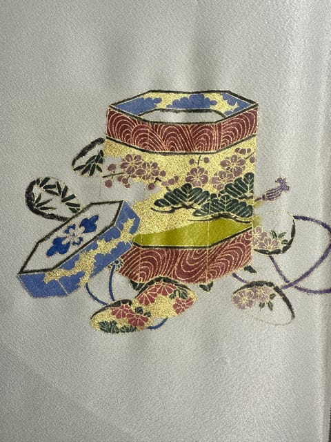 Kyoto: Traditional Yuzen Dyeing Experience - Small group teaching: why the attention feels different