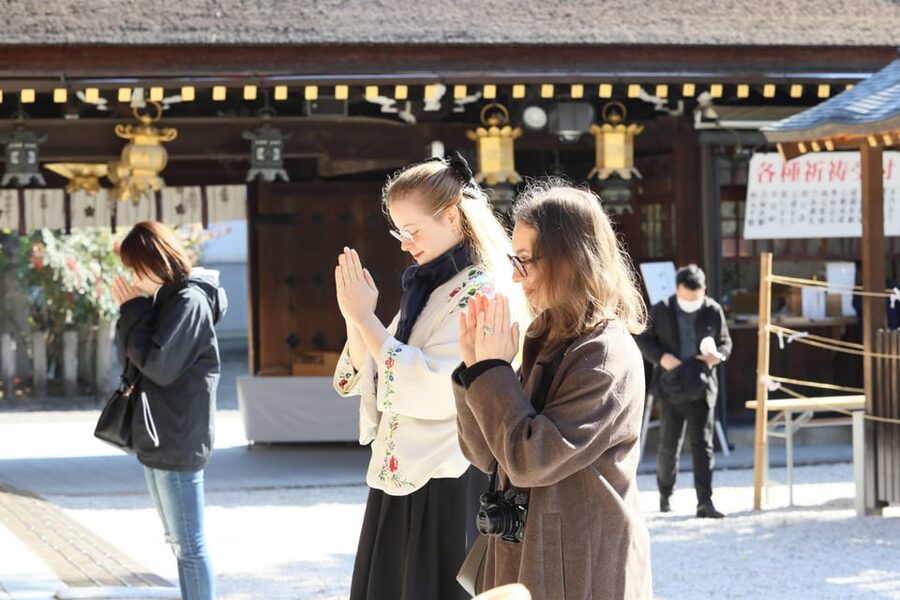 Kyoto: Try Nishijin Weaving in the Oldest Geisha District - Should you book this Nishijin weaving tour?