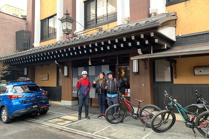 Kyoto & Uji: Full Day Sightseeing Tour from Osaka or Kyoto - Byodo-in Omotesando Tea Street: Souvenirs and Snacks Done Right