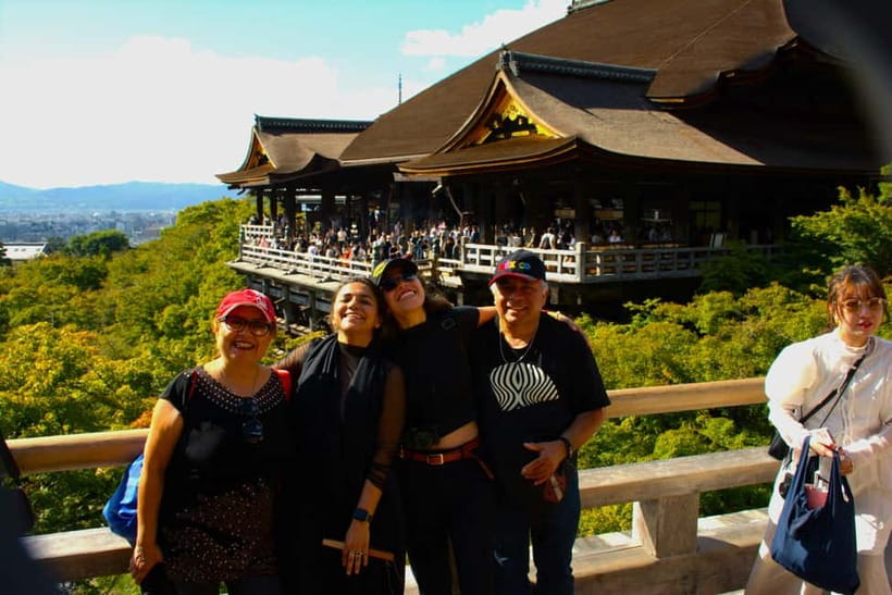 Kyoto: Walking tour Kiyomizu, Geisha District with a Local - Key things to know before you book