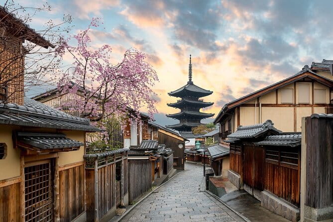 Kyoto Walking Tour with Kimono Rental Lunch and Tea Ceremony - Who this tour suits best, and who should skip it