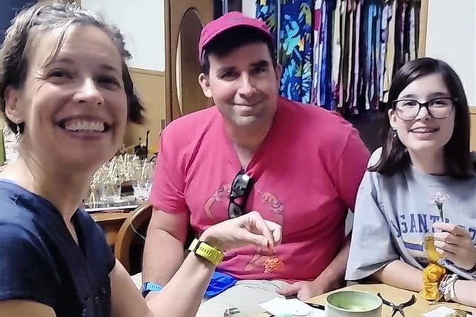Let's make Japanese accessories with Mizuhiki - Where You Meet and How to Fit It Into a Kyoto Day