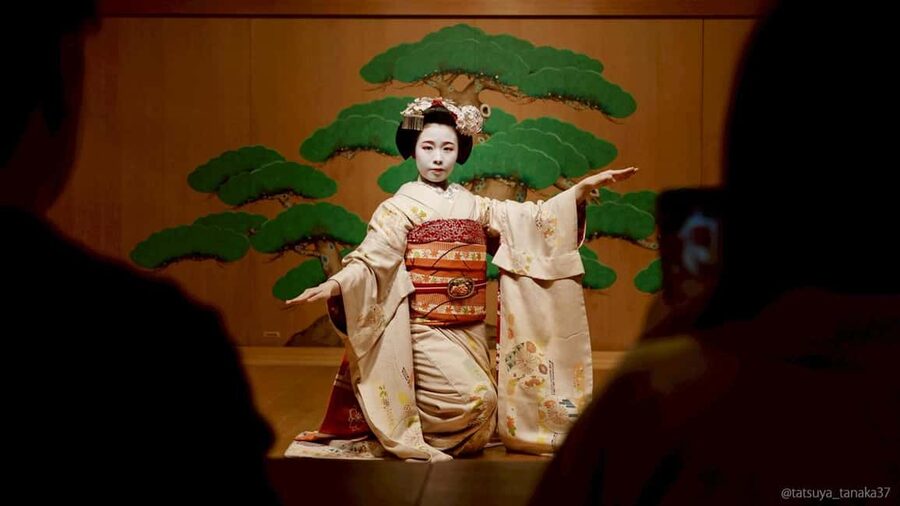Maiko Dance and Tea Ceremony on a Noh Stage in Kyoto - The tea ceremony: matcha, sweets, and what it teaches