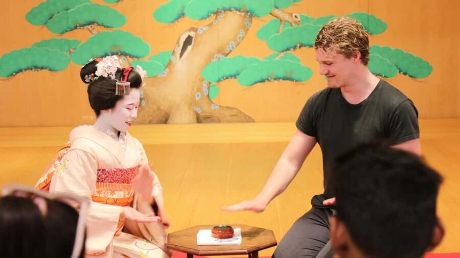 Maiko Dance and Tea Ceremony on a Noh Stage in Kyoto - Maiko dance on a Noh stage: what you should watch for