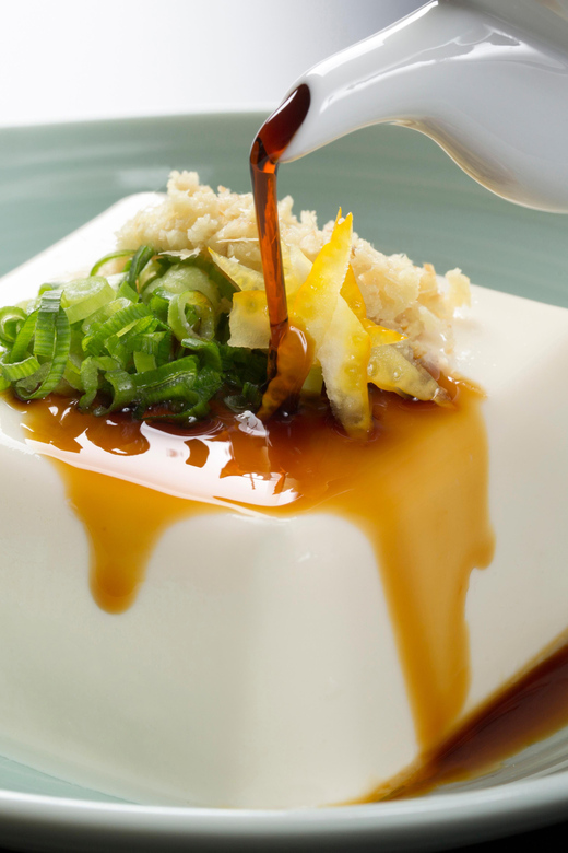 Making Fresh To-fu from soybeans in Kyoto - What You Learn Before You Taste: Soybeans, Method, and Japanese Eating